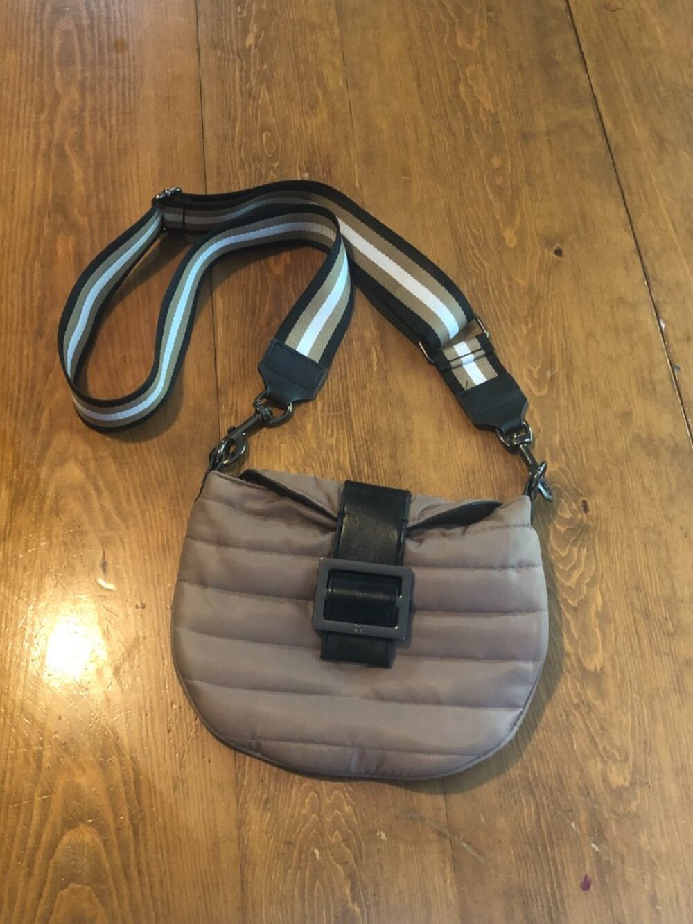 Think Royln Tan Puffer Crossbody Purse Quilted Nylon Stripe Strap Magnetic Bag - Picture 3 of 7